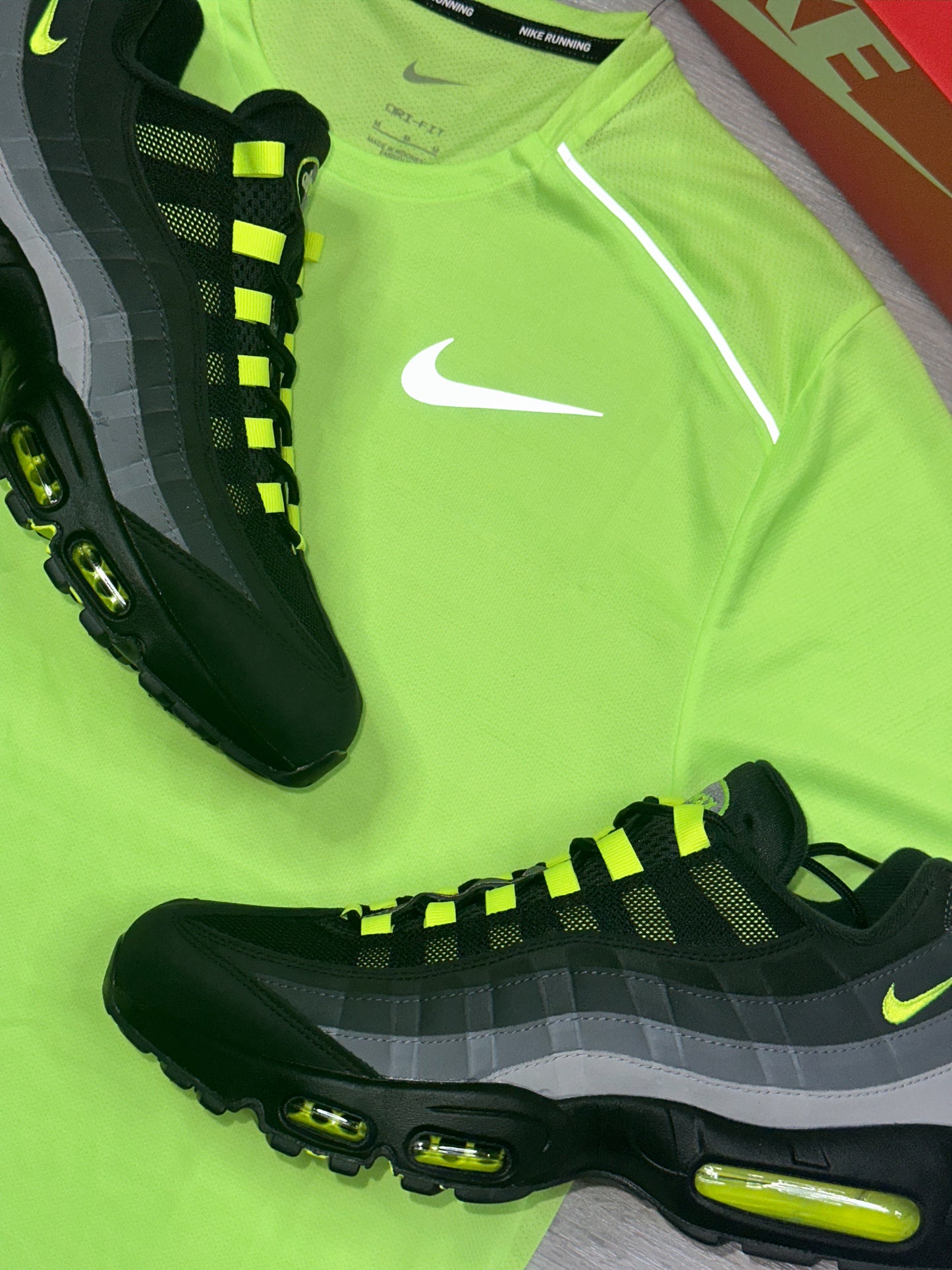 Air Max 95 Reverse Neon
