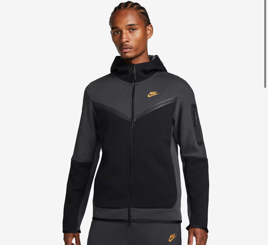Nike Tech Fleece Jacket Black / Gold