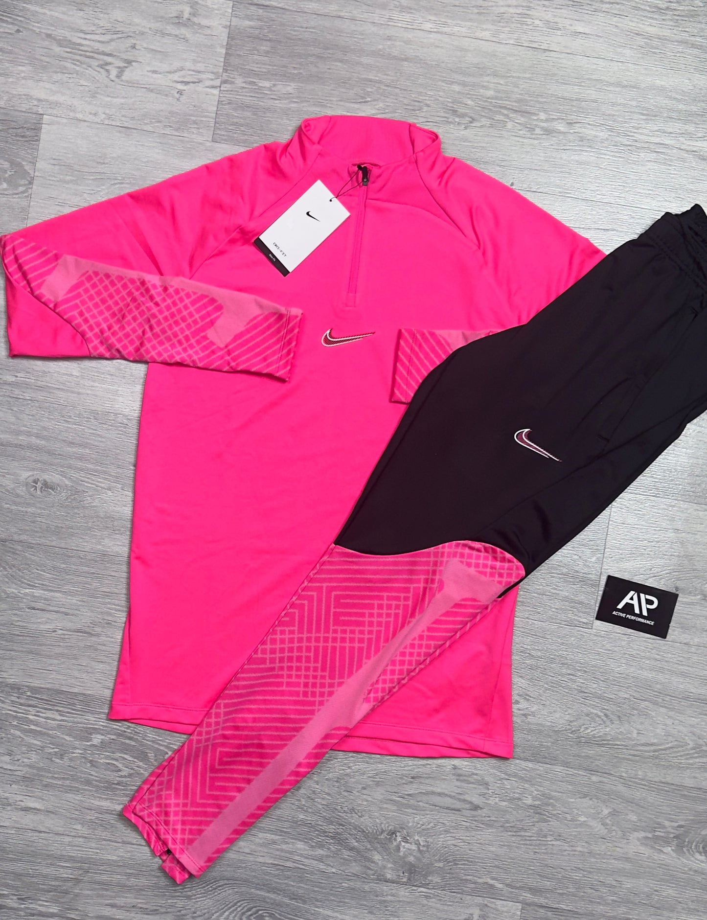 Nike Strike Set Hot Pink