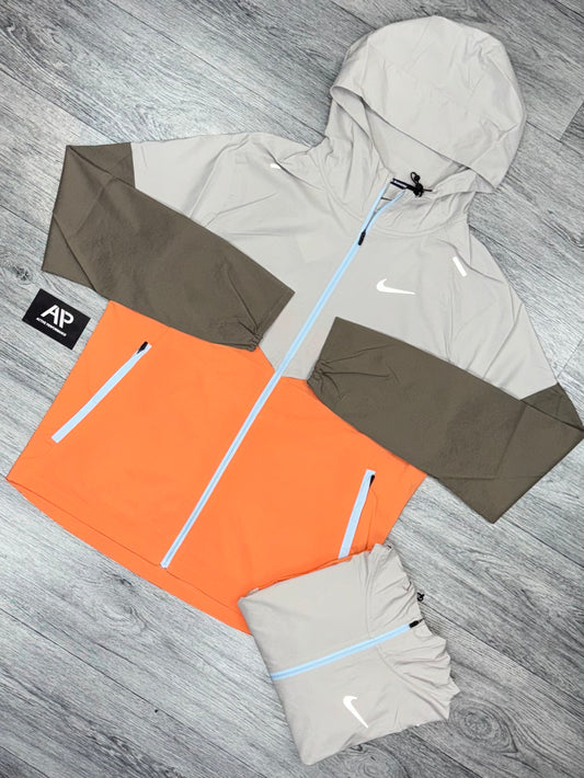 Nike UV Windrunner - Orange / Cream