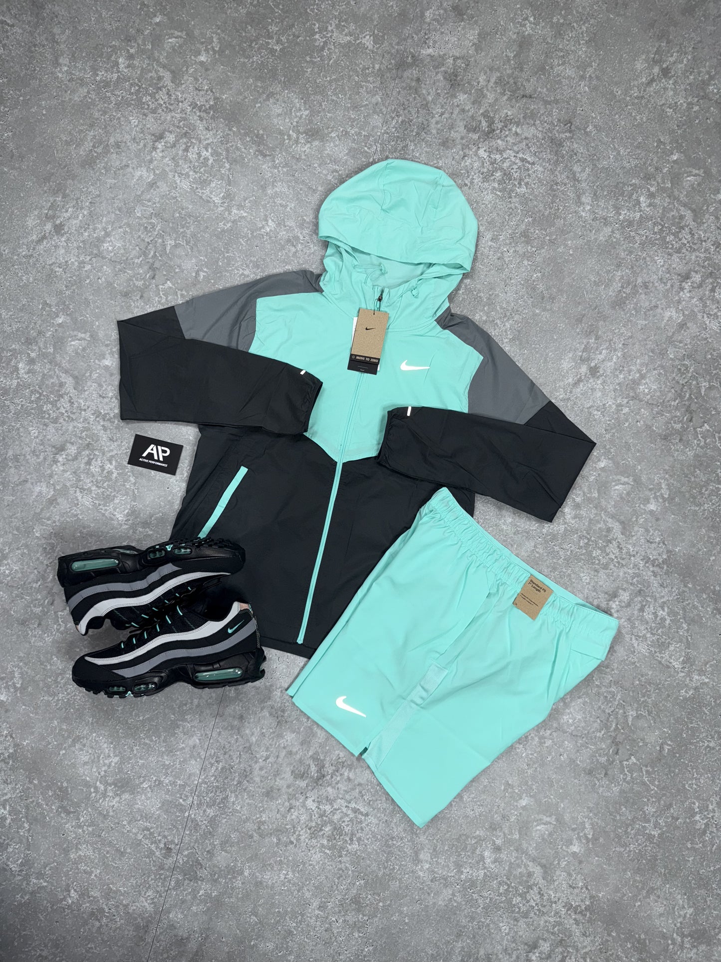 Nike Mint Jade UV Set