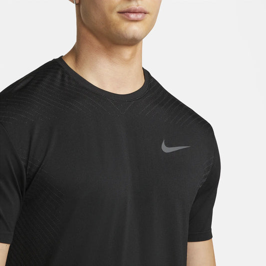 Nike Dri-FIT Men's Seamless Training T-Shirt - Black