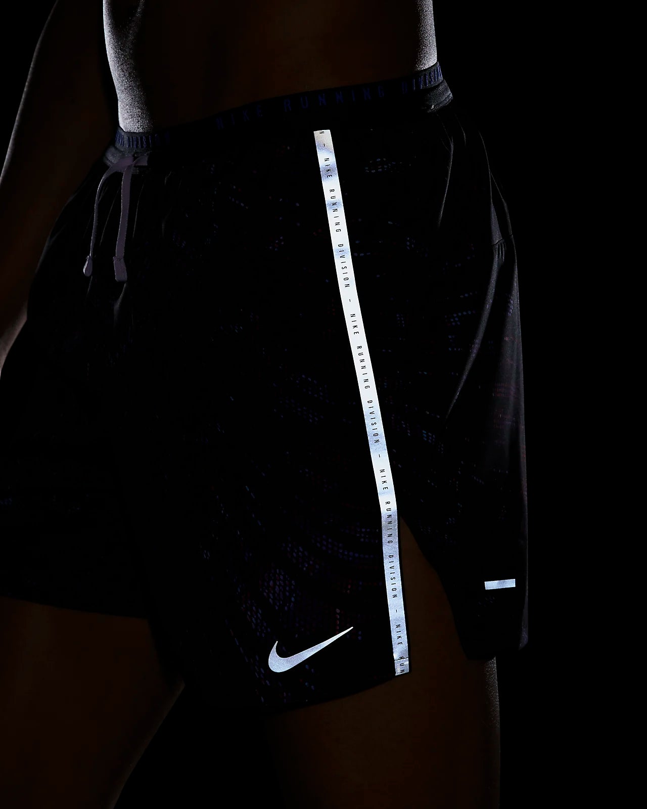 NIKE DRI FIT RUN DIVISION SHORTS