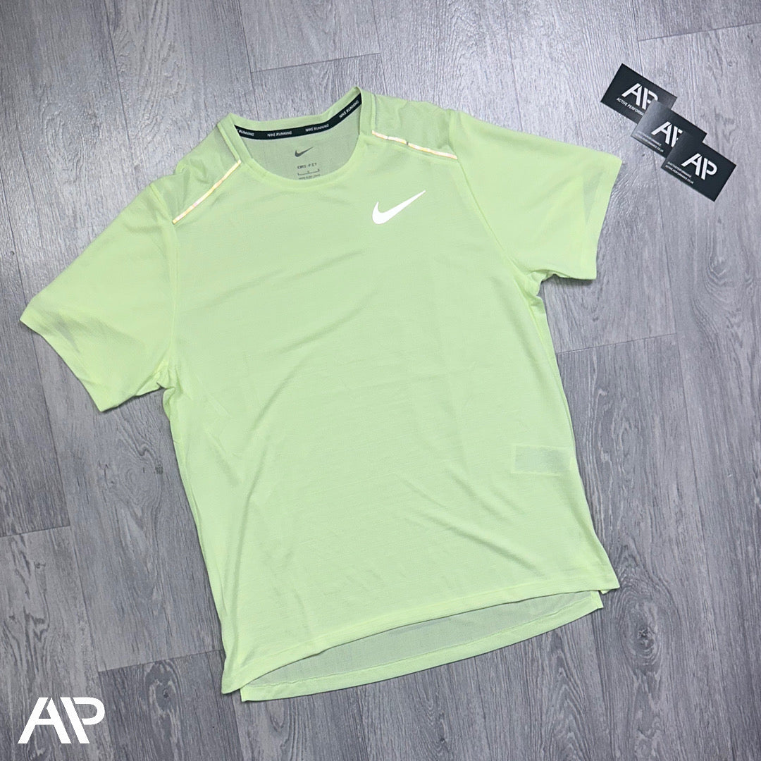 Lime green nike tshirt deals