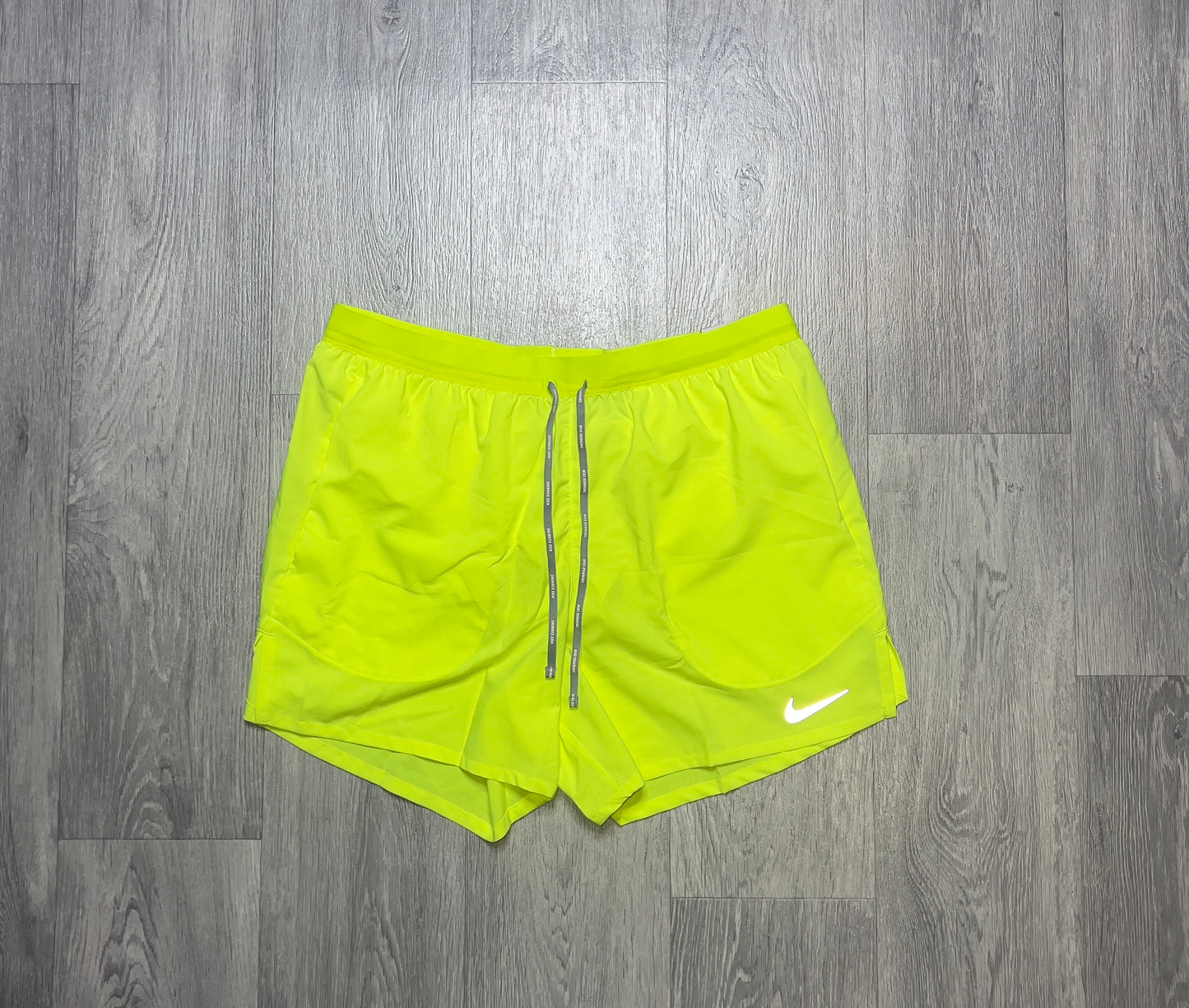 NIKE FLEX STRIDE SHORTS VOLT