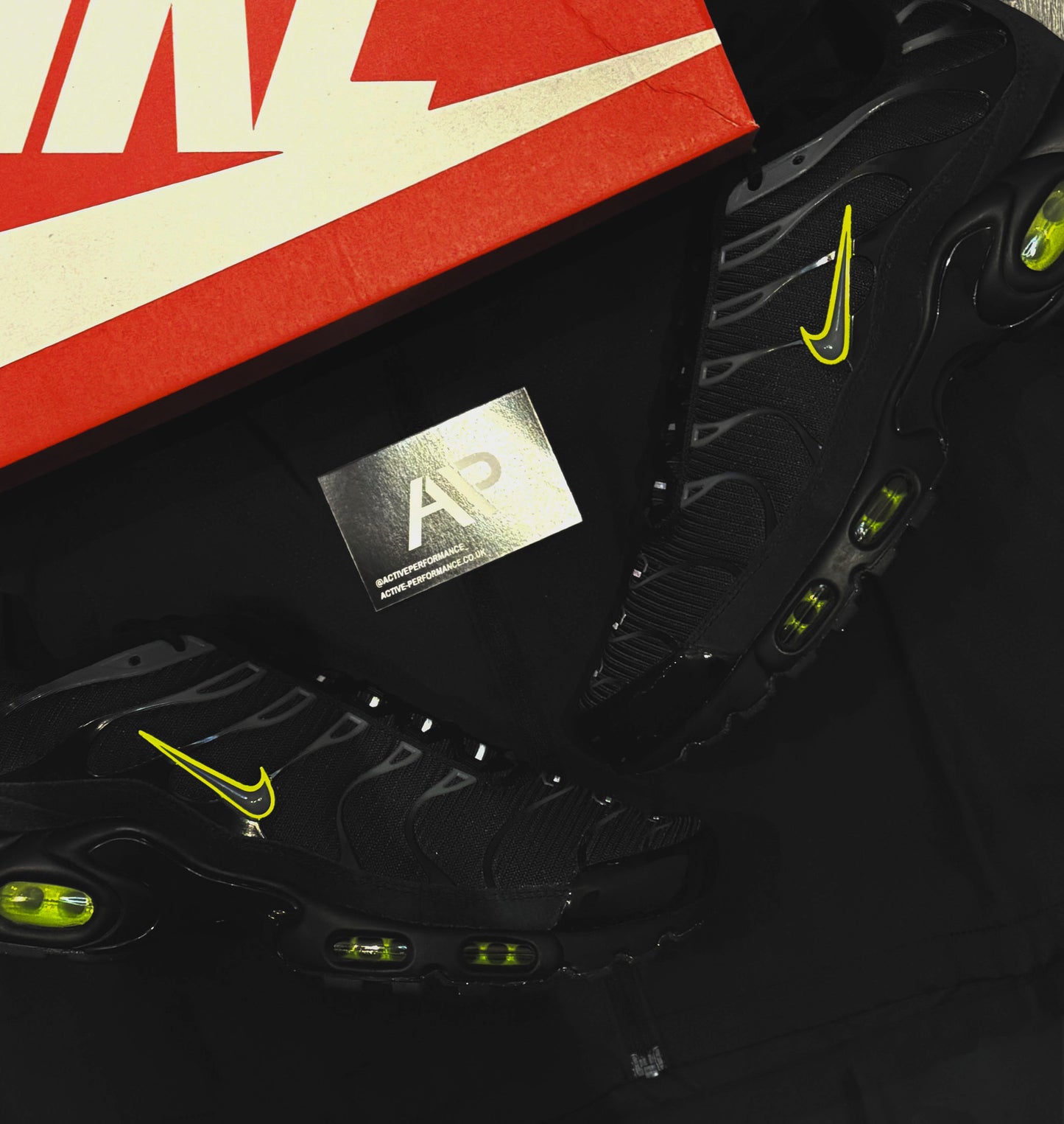 NIKE AIR MAX PLUS TN - VOLT SUEDE â Active Performance